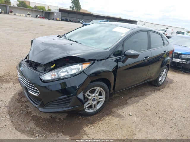 Ford FIESTA SE 2018 3FADP4BJ6JM126507 Image 2
