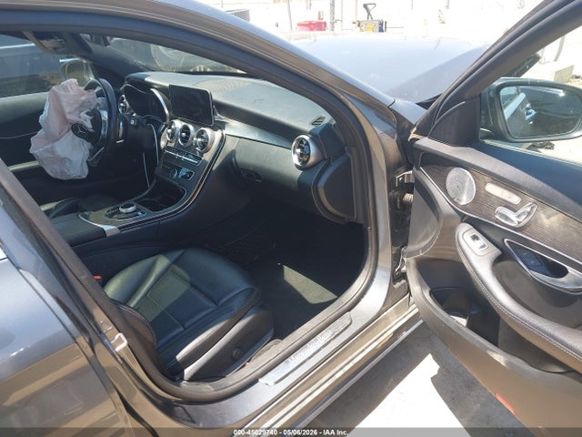 45029740 :رقم المزاد ، 55SWF8DB8KU298254 vin ، 2019 Mercedes-benz C 300 مزاد بيع