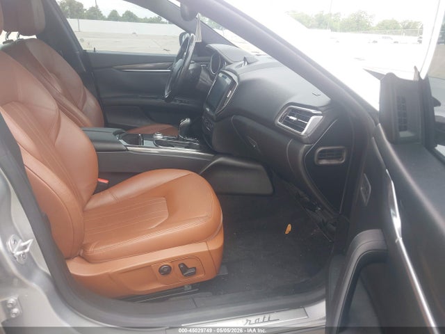 45029749 :رقم المزاد ، ZAM57XSA6J1300522 vin ، 2018 Maserati Ghibli مزاد بيع