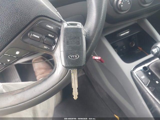 KIA FORTE LX 2018 3KPFL4A79JE212828 Image 11