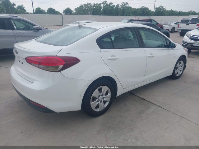 KIA FORTE LX 2018 3KPFL4A79JE212828 Image 4