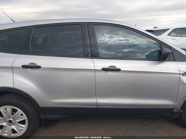 2015 Ford Escape S მანქანა იყიდება აუქციონზე, vin: 1FMCU0F75FUA09117, აუქციონის ნომერი: 45029799