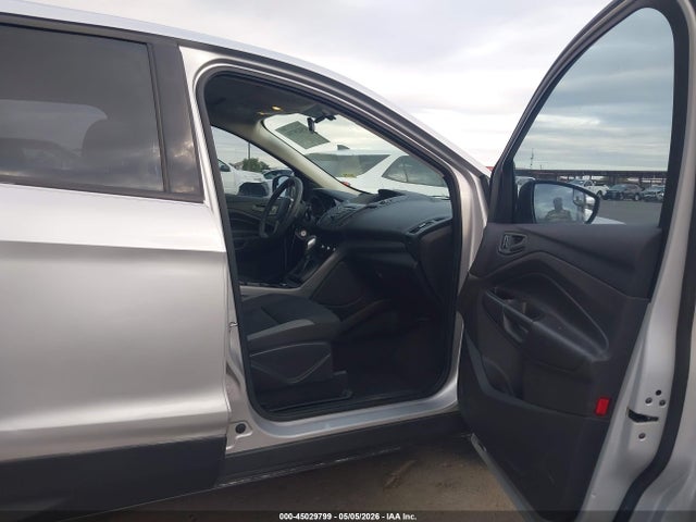 2015 Ford Escape S მანქანა იყიდება აუქციონზე, vin: 1FMCU0F75FUA09117, აუქციონის ნომერი: 45029799