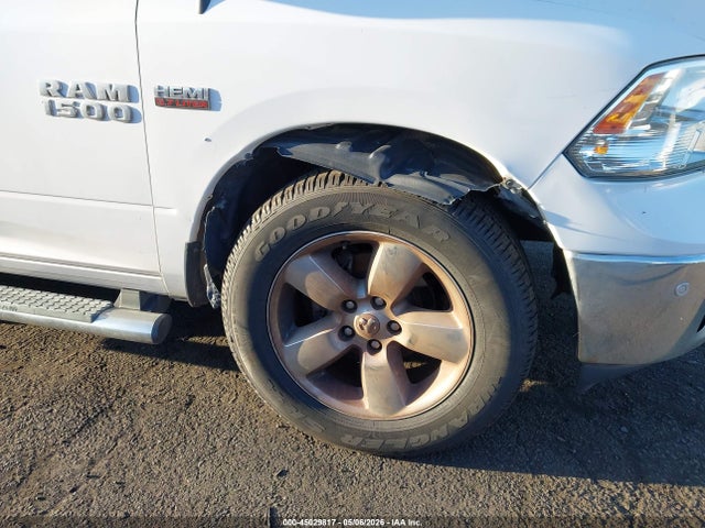 1C6RR6GT0JS169321 RAM 1500 Big Horn 4x2 6&#039;4 Box