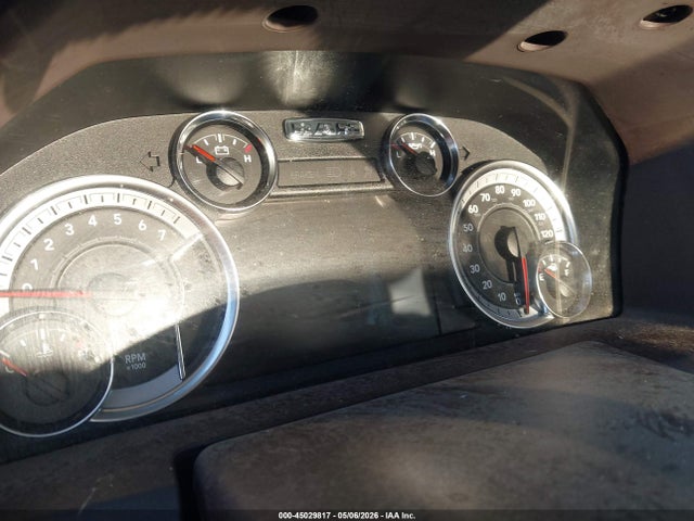 1C6RR6GT0JS169321 RAM 1500 Big Horn 4x2 6&#039;4 Box