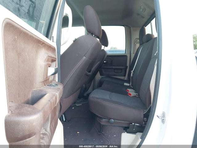 1C6RR6GT0JS169321 RAM 1500 Big Horn 4x2 6&#039;4 Box