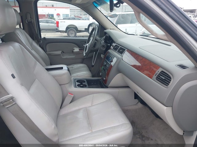 1GNSCJE00ER122981 Chevrolet Suburban 1500 Lt