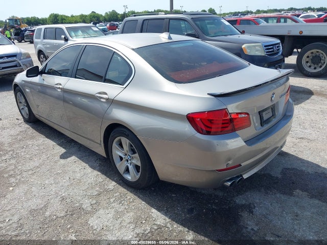 2011 Bmw 528i მანქანა იყიდება აუქციონზე, vin: WBAFR1C52BC746896, აუქციონის ნომერი: 45029855