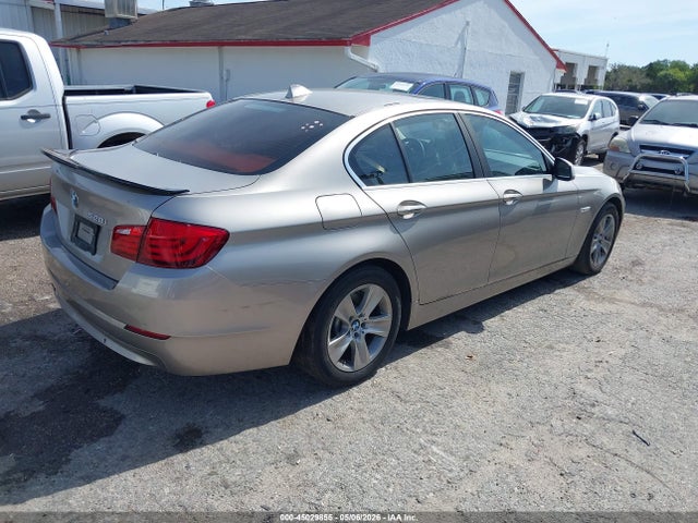 2011 Bmw 528i მანქანა იყიდება აუქციონზე, vin: WBAFR1C52BC746896, აუქციონის ნომერი: 45029855