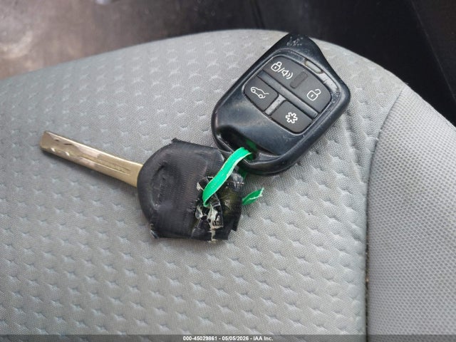 45029861 :رقم المزاد ، 5XYKT3A13BG076107 vin ، 2011 Kia Sorento Lx مزاد بيع
