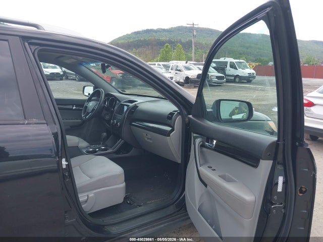 45029861 :رقم المزاد ، 5XYKT3A13BG076107 vin ، 2011 Kia Sorento Lx مزاد بيع