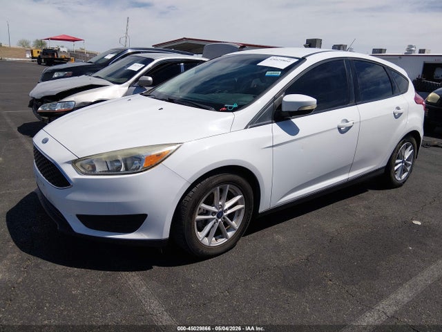 Ford FOCUS SE 2017 1FADP3K20HL299809 Image 2