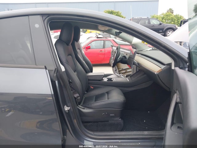 Продажа на аукционе авто 2021 Tesla Model Y Long Range Dual Motor All-wheel Drive, vin: 5YJYGDEE5MF140613, номер лота: 45029922