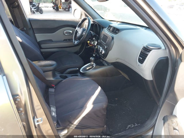 45030013 :رقم المزاد ، KNDJN2A26J7513070 vin ، 2018 Kia Soul مزاد بيع