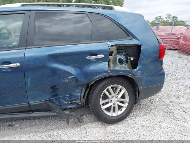 5XYKT3A62FG611509 KIA SORENTO LX