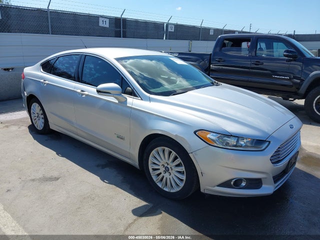 45030026 :رقم المزاد ، 3FA6P0PU8FR147311 vin ، 2015 Ford Fusion Energi Se Luxury مزاد بيع