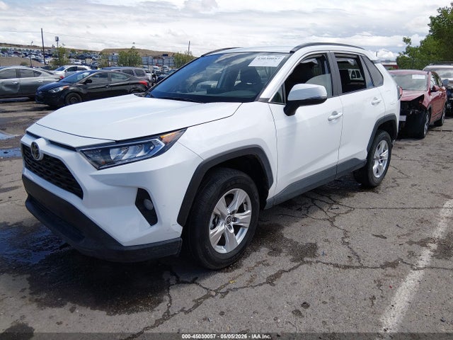 2021 Toyota Rav4 Xle მანქანა იყიდება აუქციონზე, vin: 2T3P1RFV3MW241877, აუქციონის ნომერი: 45030057