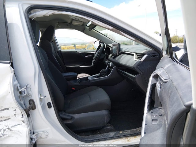 2021 Toyota Rav4 Xle მანქანა იყიდება აუქციონზე, vin: 2T3P1RFV3MW241877, აუქციონის ნომერი: 45030057