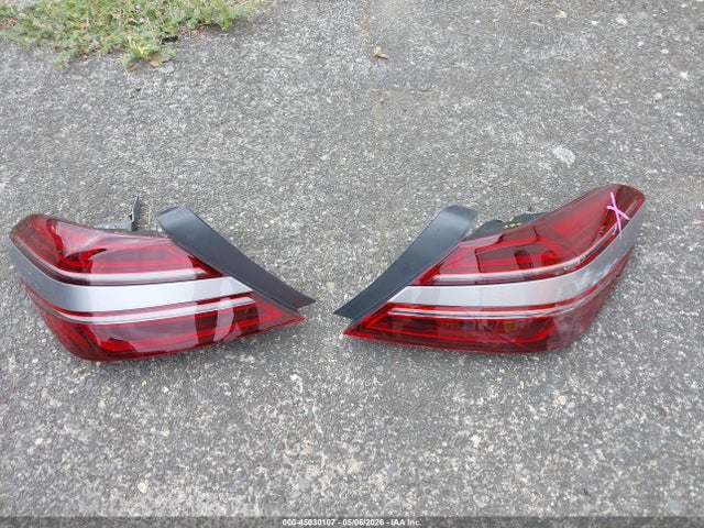 Genesis G70 2.5t Awd 2026 KMTG64SC0TU174614 Image 12