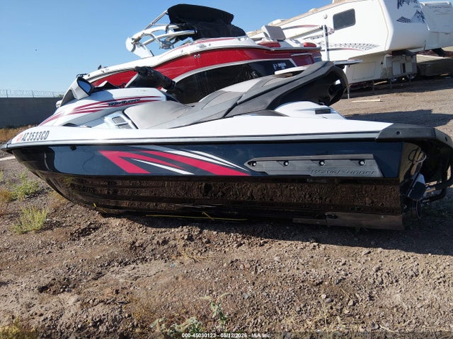 45030123 :رقم المزاد ، YAMA1387I516 vin ، 2015 Yamaha Fx Cruiser مزاد بيع