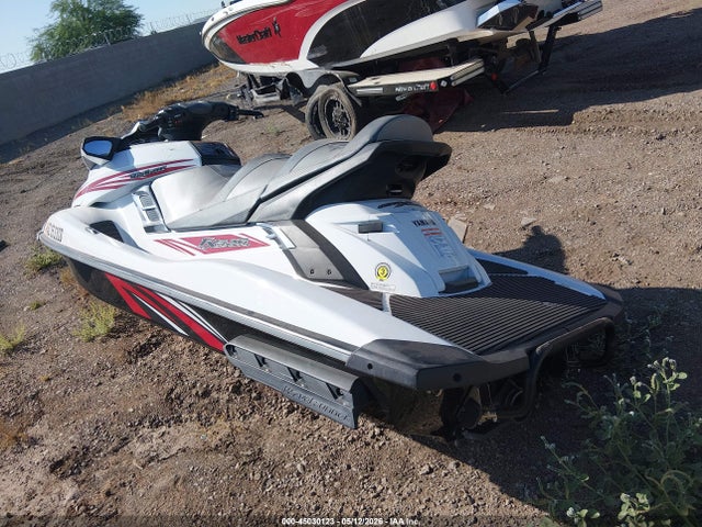 45030123 :رقم المزاد ، YAMA1387I516 vin ، 2015 Yamaha Fx Cruiser مزاد بيع