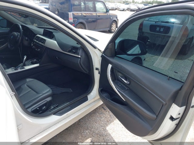 2014 Bmw 320i მანქანა იყიდება აუქციონზე, vin: WBA3B1C50EP678960, აუქციონის ნომერი: 45030140