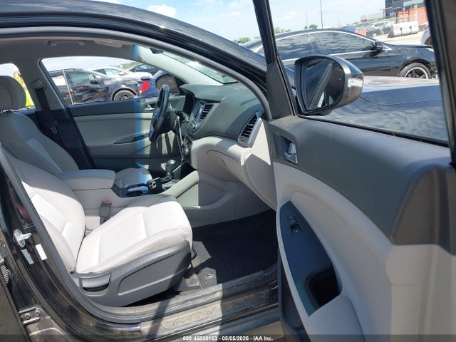 2016 Hyundai Tucson Sport მანქანა იყიდება აუქციონზე, vin: KM8J33A28GU268788, აუქციონის ნომერი: 45030153