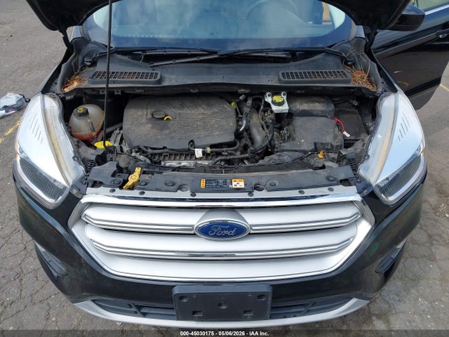 1FMCU9GD2JUC90326 Ford ESCAPE SE