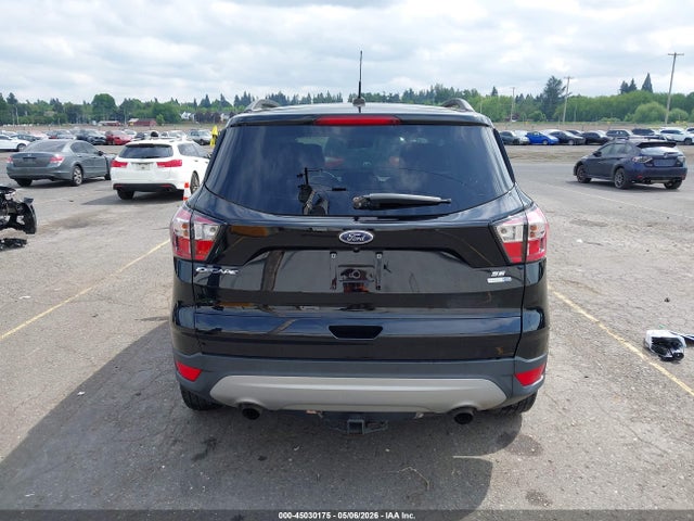 1FMCU9GD2JUC90326 Ford ESCAPE SE