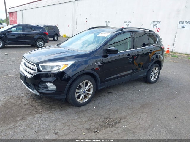 1FMCU9GD2JUC90326 Ford ESCAPE SE