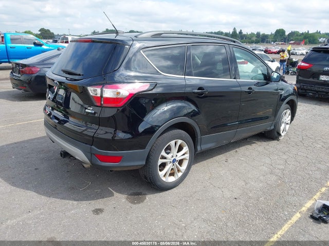 1FMCU9GD2JUC90326 Ford ESCAPE SE