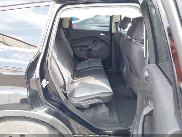 1FMCU9GD2JUC90326 Ford ESCAPE SE