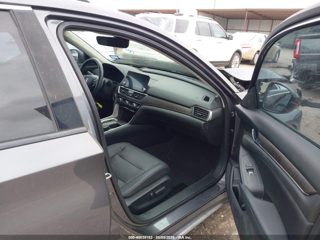 Продажа на аукционе авто 2018 Honda Accord Hybrid Touring, vin: 1HGCV3F94JA012428, номер лота: 45030182