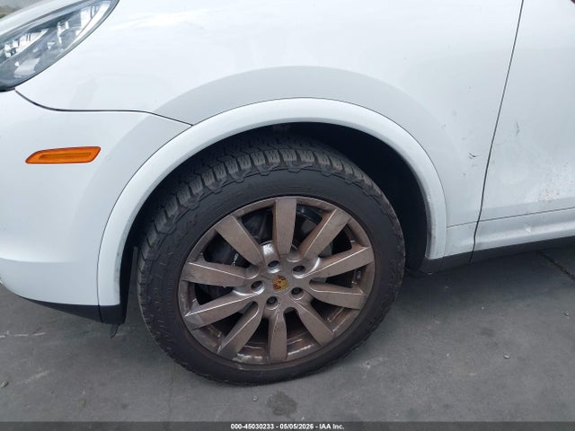 Porsche Cayenne Platinum Edition 2017 WP1AA2A28HKA80739 Image 14