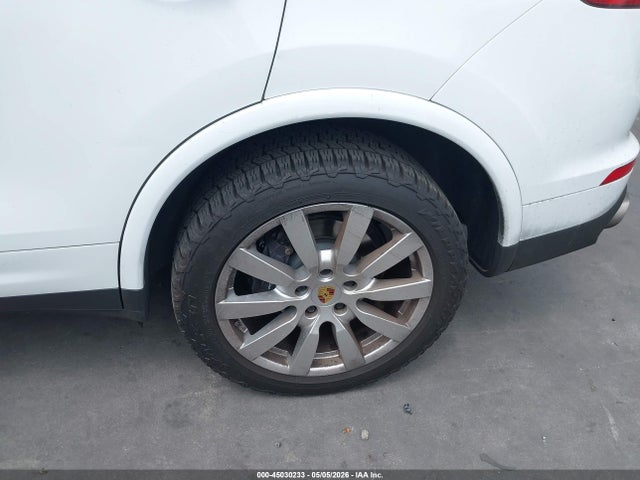 Porsche Cayenne Platinum Edition 2017 WP1AA2A28HKA80739 Image 15