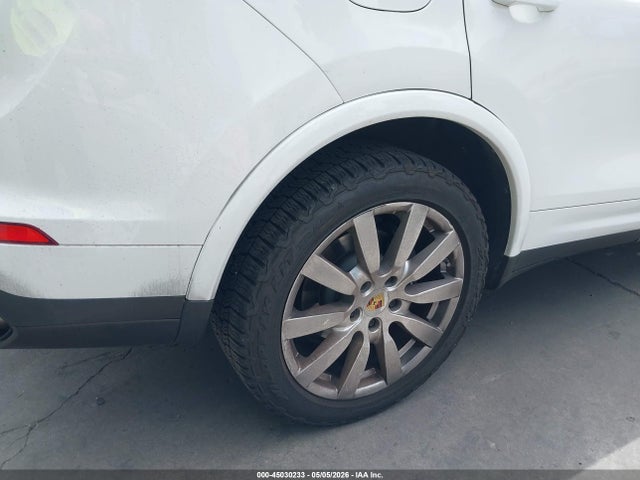 Porsche Cayenne Platinum Edition 2017 WP1AA2A28HKA80739 Image 16