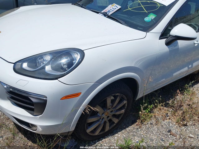 Porsche Cayenne Platinum Edition 2017 WP1AA2A28HKA80739 Image 2