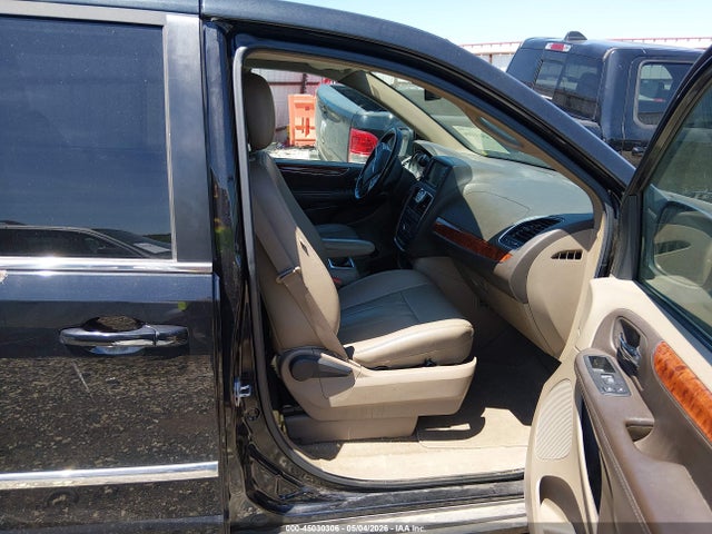 45030306 :رقم المزاد ، 2C4RC1BG4FR739787 vin ، 2015 Chrysler Town & Country Touring مزاد بيع