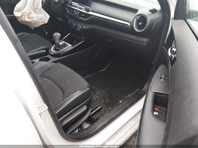 45030320 :رقم المزاد ، 3KPF34AD4ME367443 vin ، 2021 Kia Forte Gt-line مزاد بيع