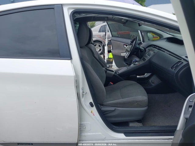 JTDKN3DU8E0382035 Toyota Prius Three