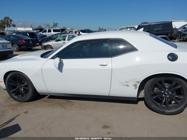 Dodge Challenger Sxt 2018 2C3CDZAG8JH288157 Image 13