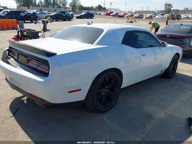 Dodge Challenger Sxt 2018 2C3CDZAG8JH288157 Image 4