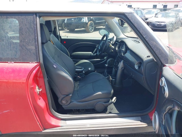 Продажа на аукционе авто 2006 Mini Cooper, vin: WMWRC33596TK70873, номер лота: 45030423