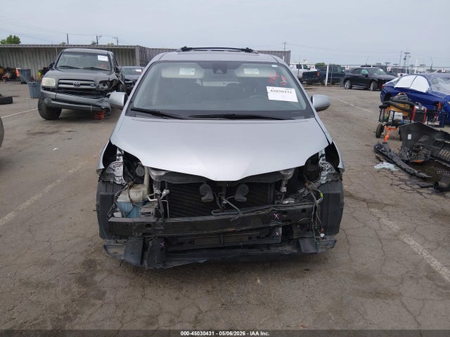 5TDXZ3DC6JS947665 Toyota Sienna Se 8 Passenger