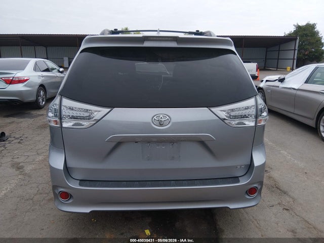 5TDXZ3DC6JS947665 Toyota Sienna Se 8 Passenger