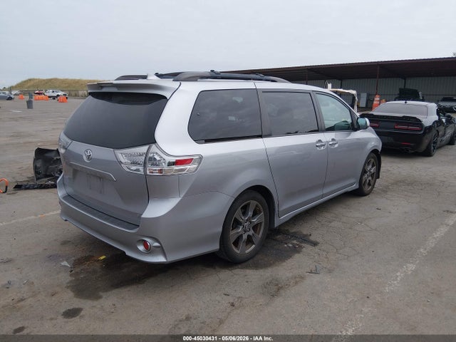 5TDXZ3DC6JS947665 Toyota Sienna Se 8 Passenger