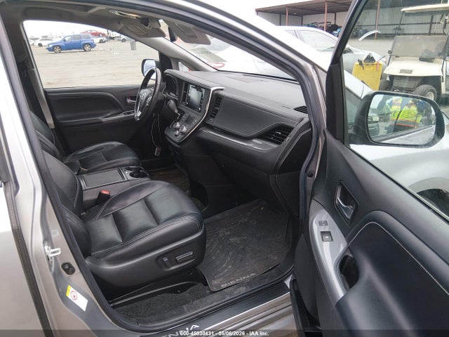 5TDXZ3DC6JS947665 Toyota Sienna Se 8 Passenger