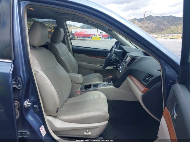 45030507 :رقم المزاد ، 4S4BRBPC2D3288596 vin ، 2013 Subaru Outback 2.5i Limited مزاد بيع
