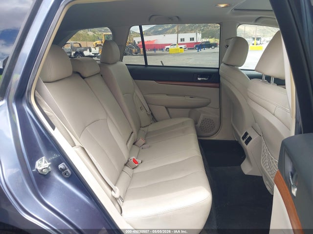 45030507 :رقم المزاد ، 4S4BRBPC2D3288596 vin ، 2013 Subaru Outback 2.5i Limited مزاد بيع