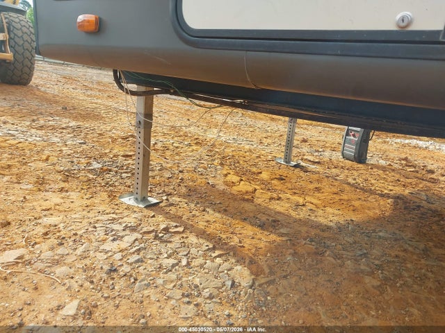 45030520 :رقم المزاد ، 4X4FWBK27GU009424 vin ، 2016 Forest River Wildwood M337bar مزاد بيع